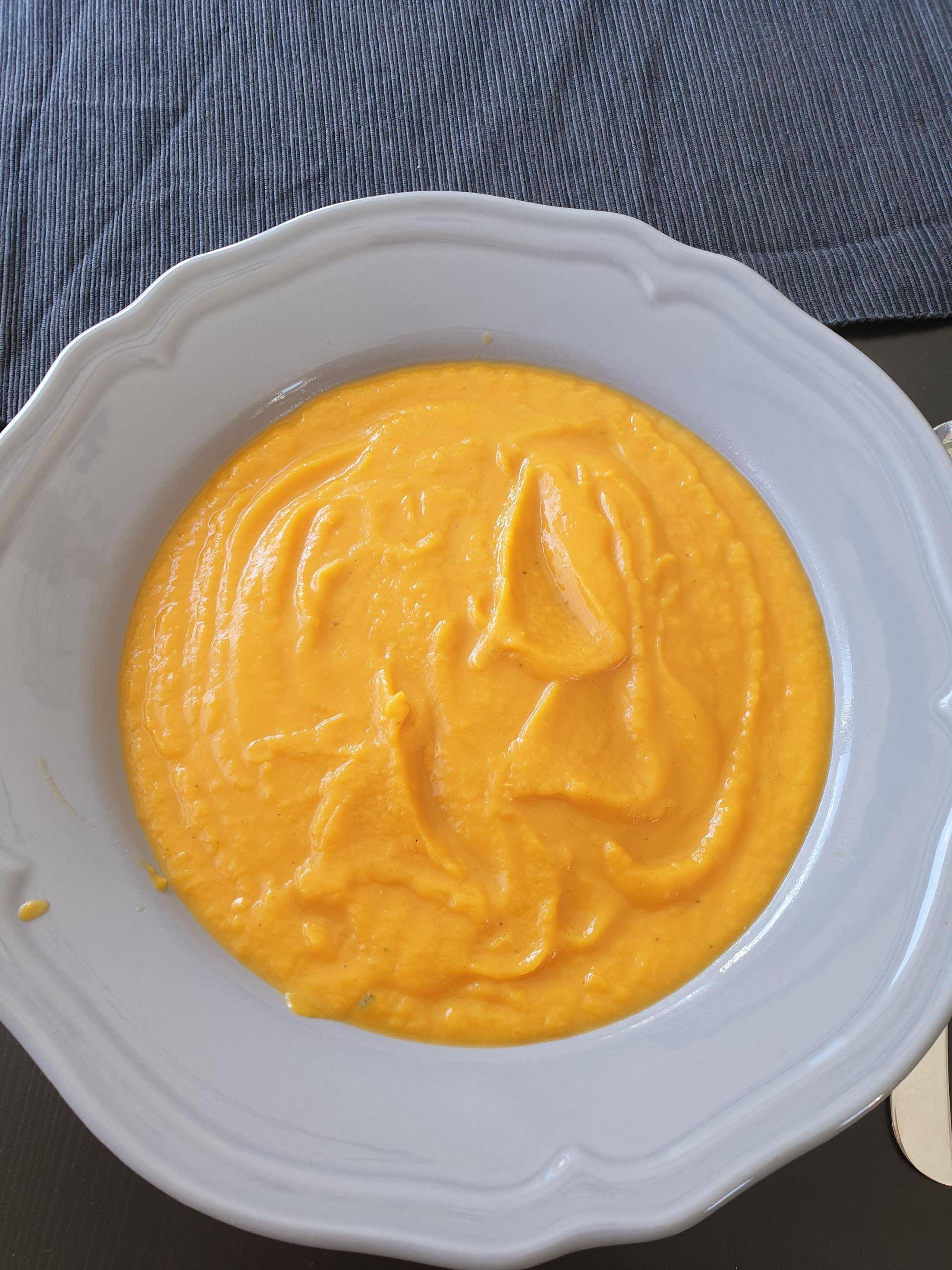 Butternutkürbis-Cremesuppe mit Süßkartoffeln - Rezepte Cookeo | Krups