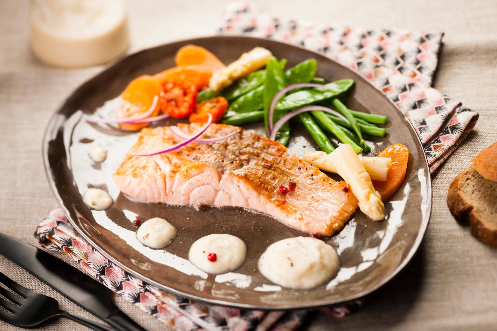 Lachs mit Spargelsauce - Rezepte undefined | Krups