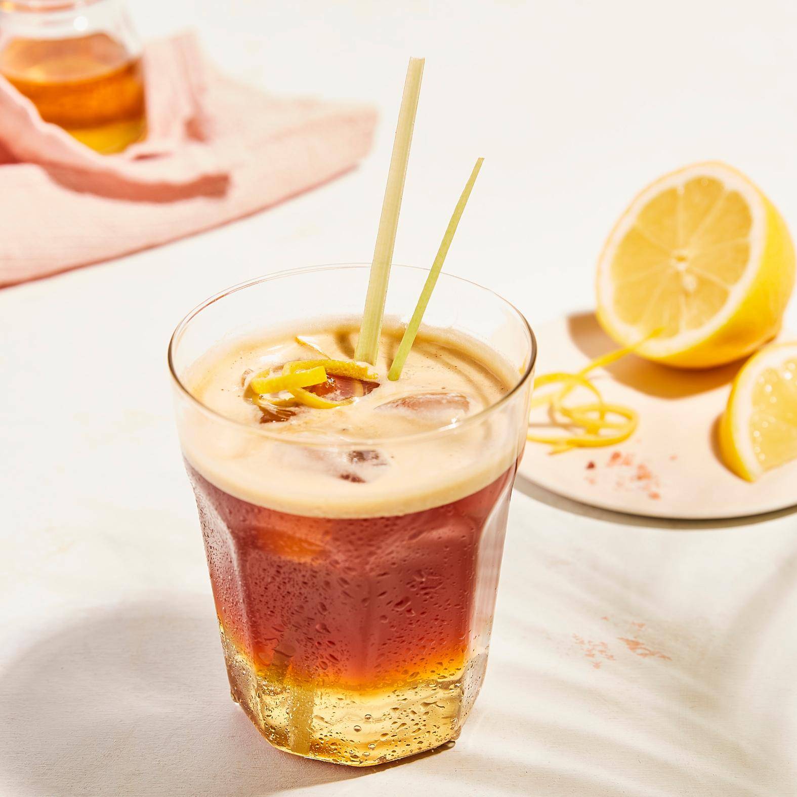 Eiskaffee mit Pfirsichsirup und Fleur de Sel - Rezepte Latte Intense | Krups