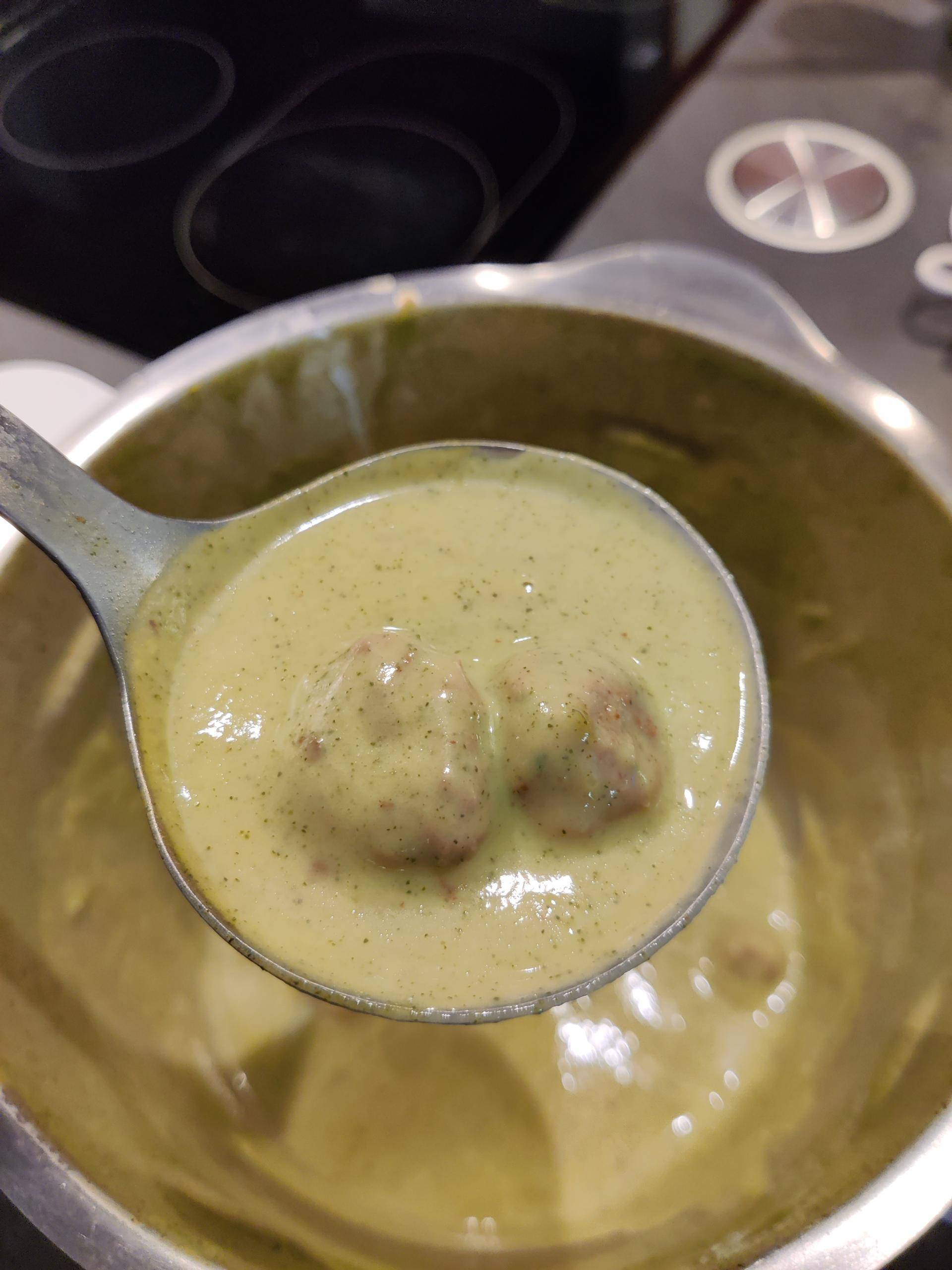 Zucchini Creme Suppe mit Hackbällchen - Rezepte Prep & Cook XL | Krups