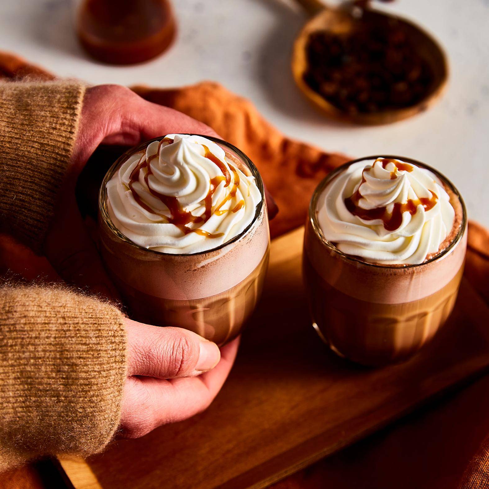 Mokka-Kaffee mit gesalzenem Karamell und Kakao - Rezepte Latte Intense | Krups