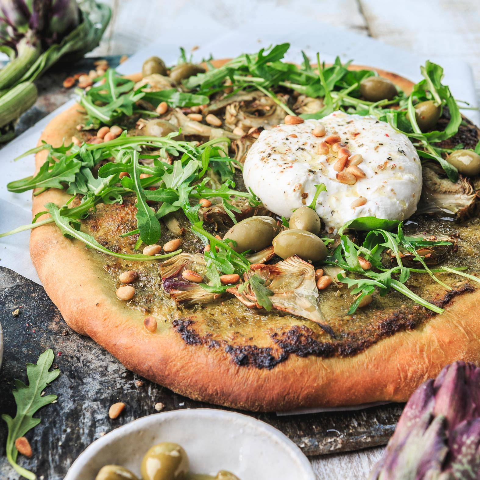 Pesto-Pizza mit Burrata und Artischocken - Rezepte Prep & Cook Connect XL | Krups