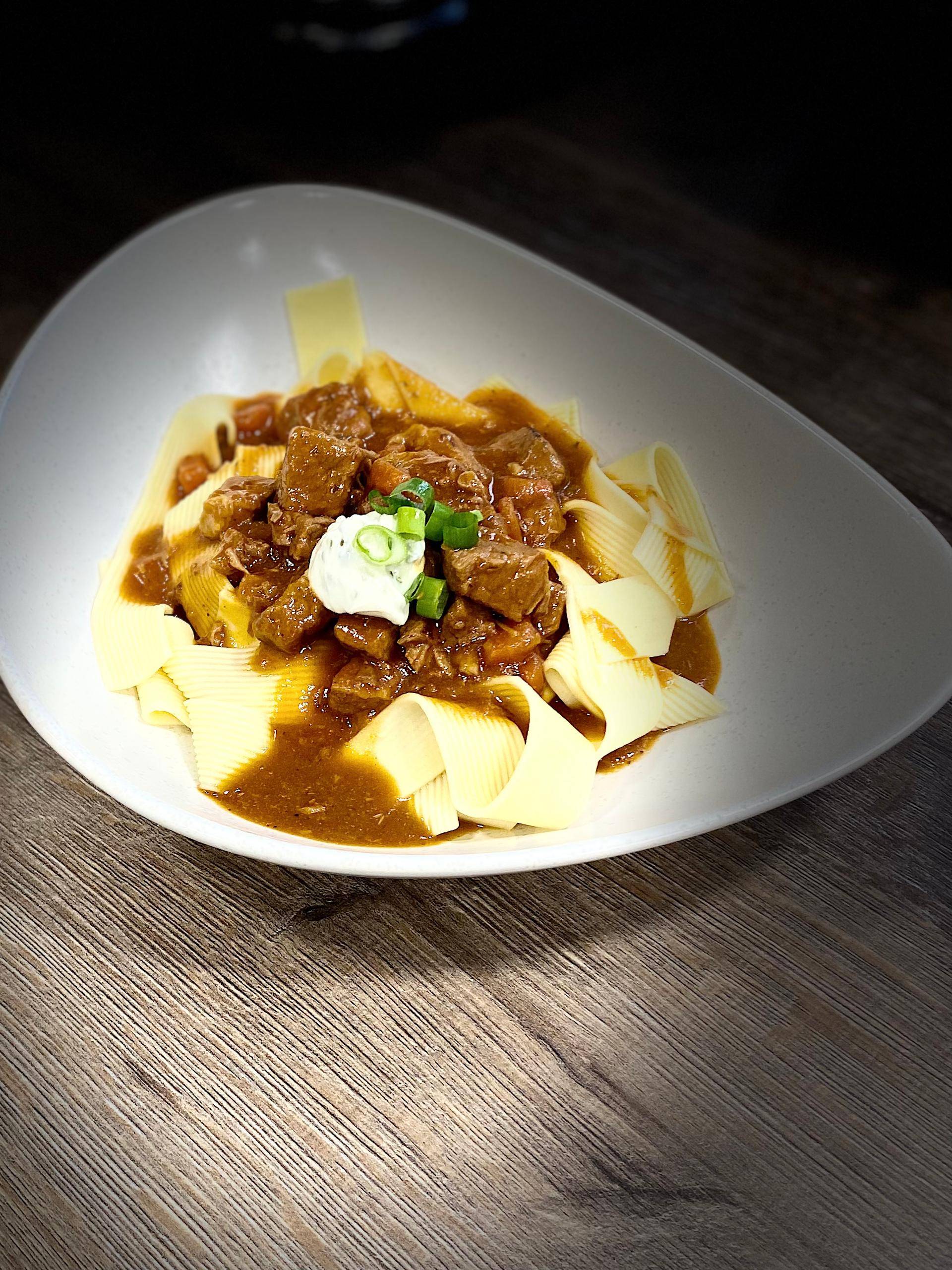 Gulasch mit Weingelee - Rezepte Cookeo | Krups