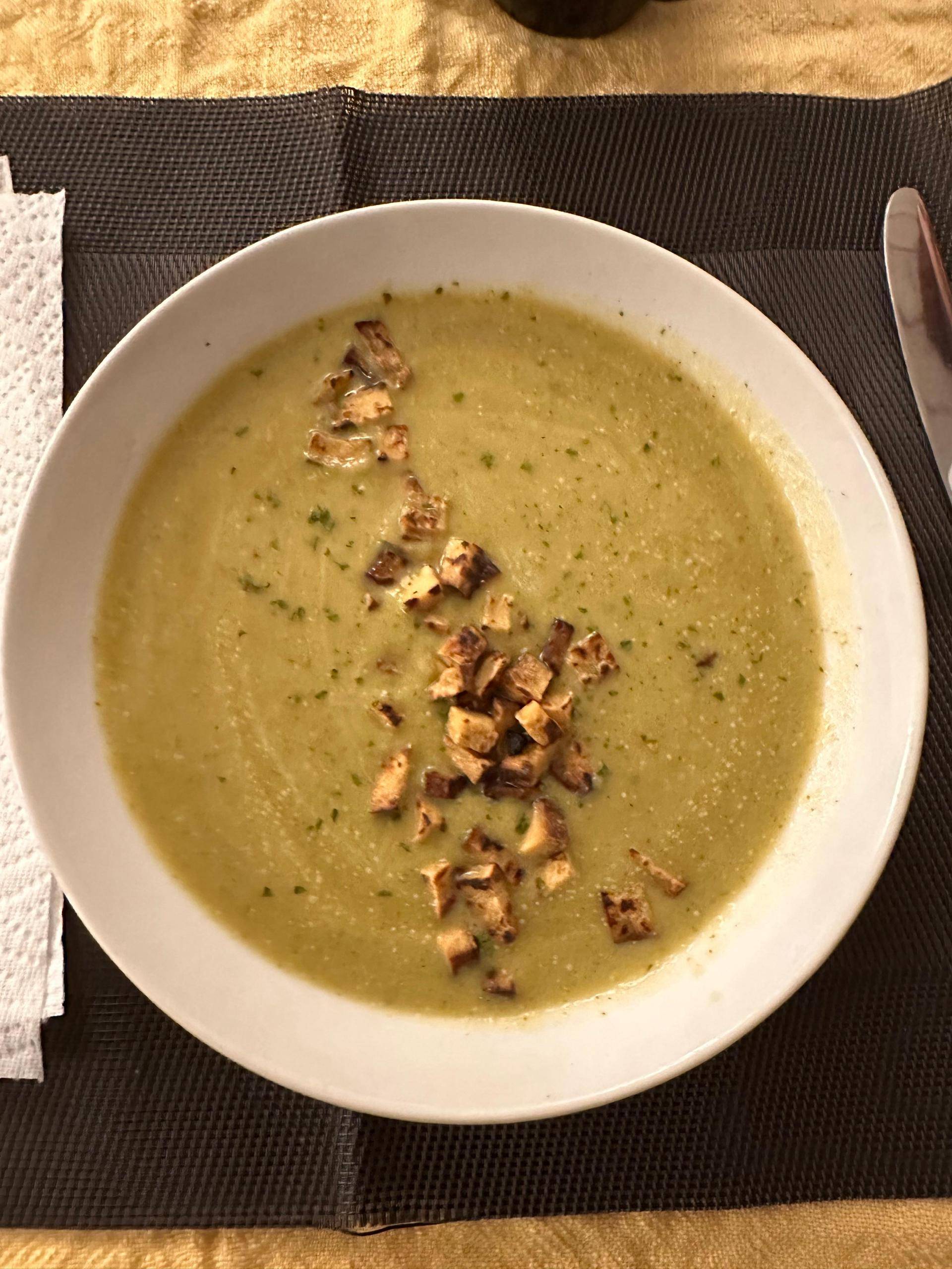 Brokkoli-Stangensellerie Suppe - Rezepte Cookeo | Krups