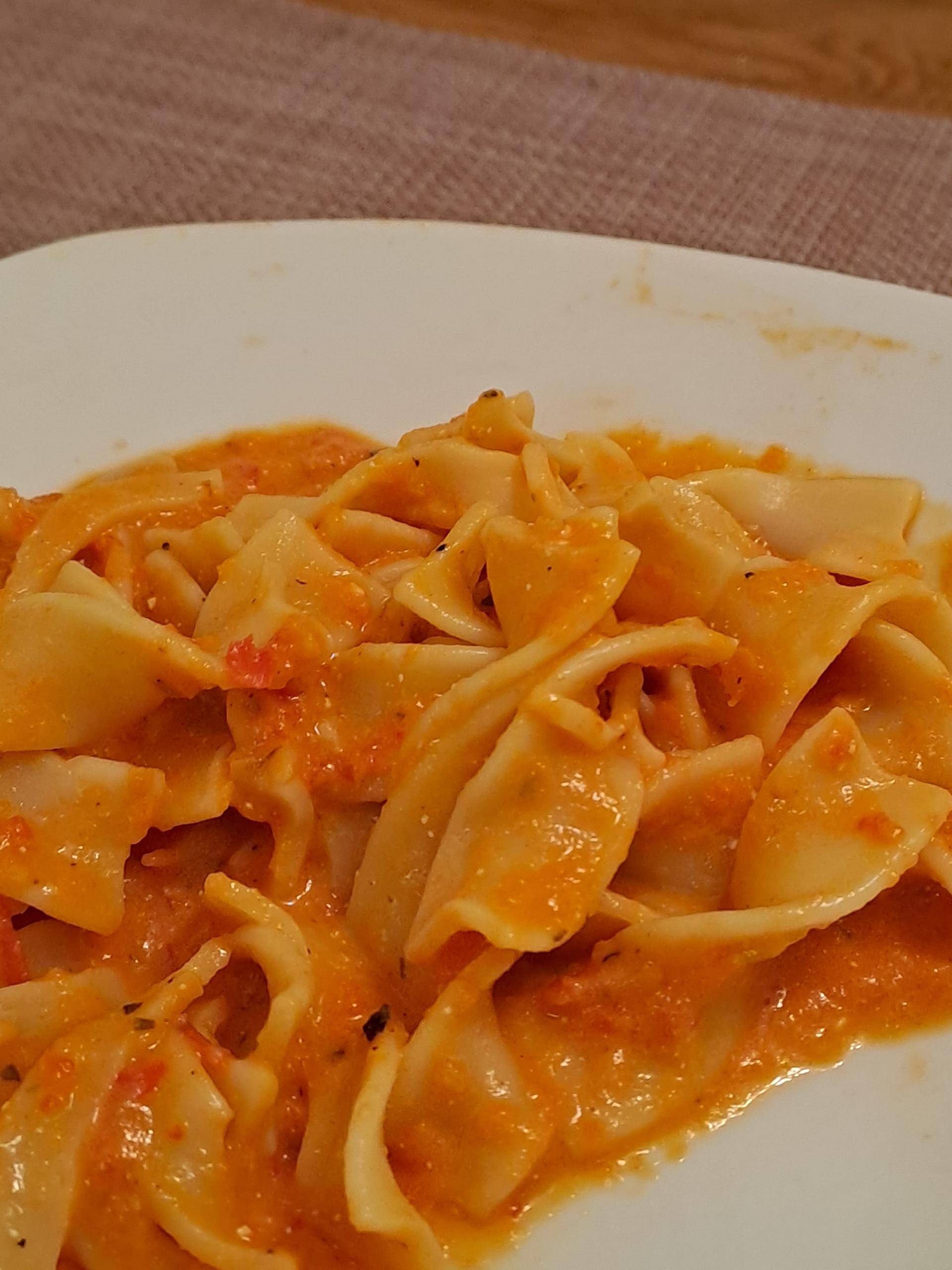 Nudeln mit Tomate-Paprika-Soße - Rezepte Prep & Cook | Krups