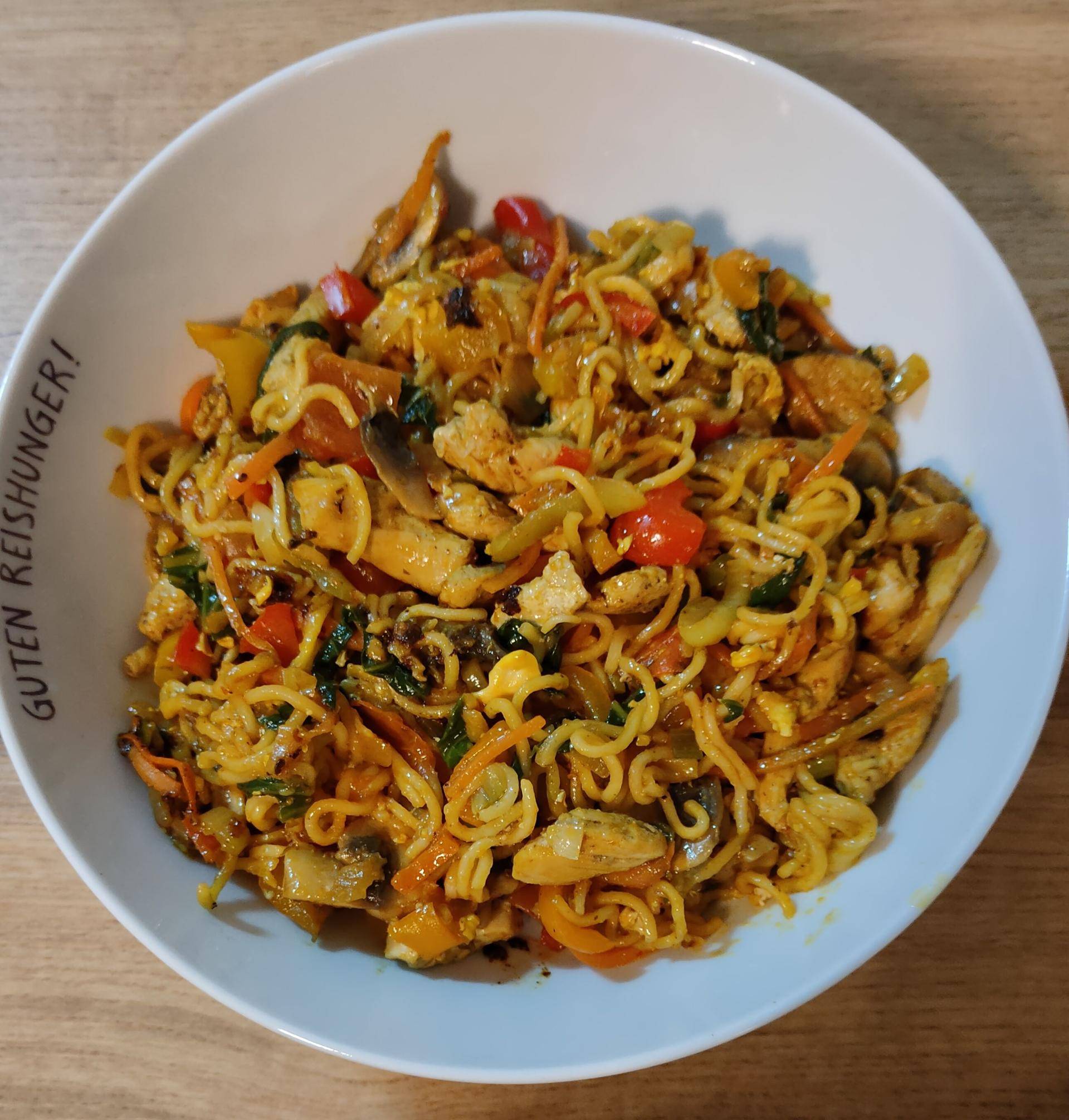 Gebratene Mie Nudeln mit Hühnerfleisch und Ei - Rezepte Cookeo V3 | Krups