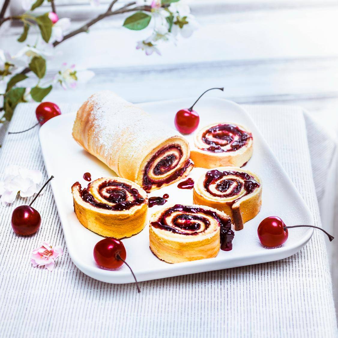 Biskuitrolle mit Kirschkonfitüre - Rezepte Prep & Cook | Krups