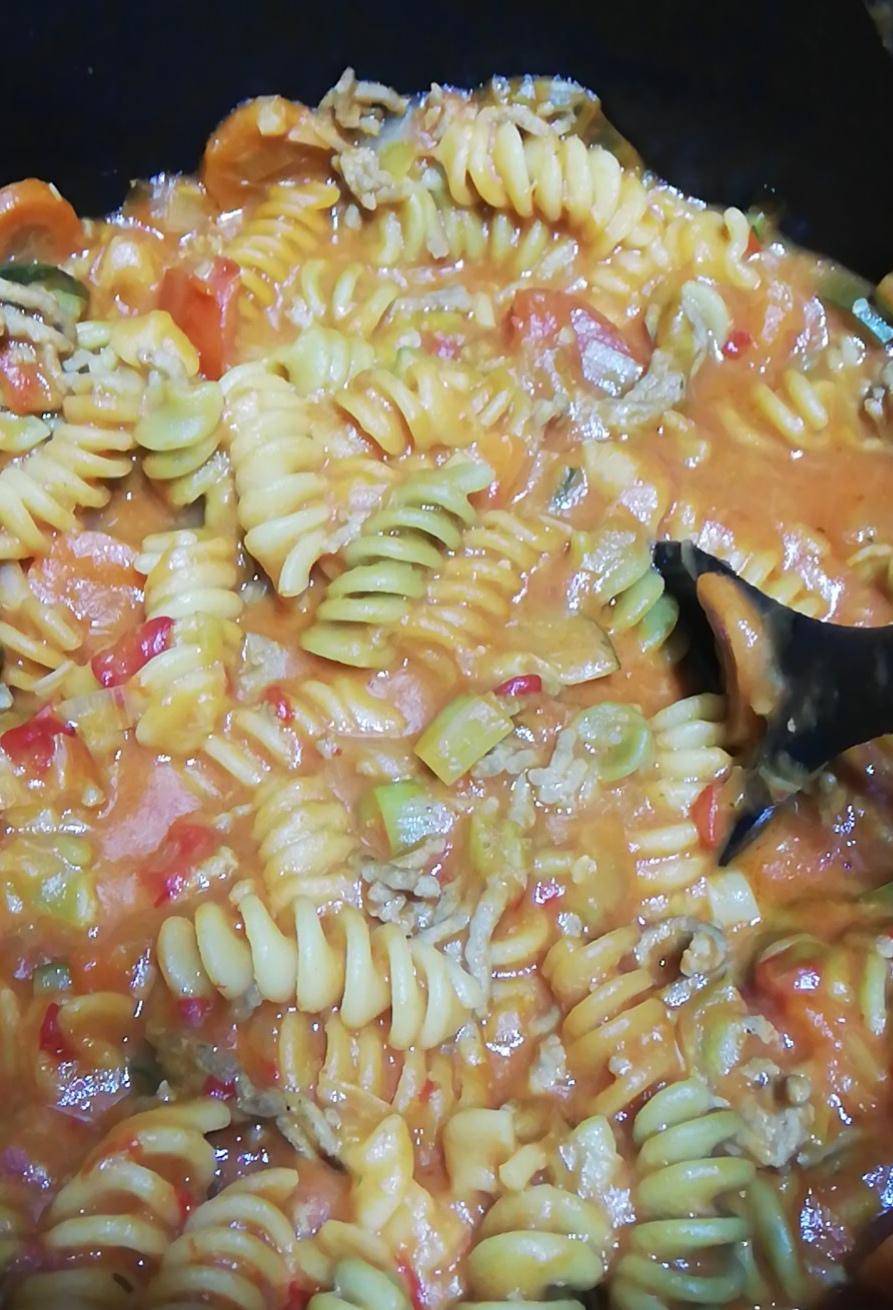 Nudeltopf mit Hack und Gemüse - Rezepte Cookeo | Krups