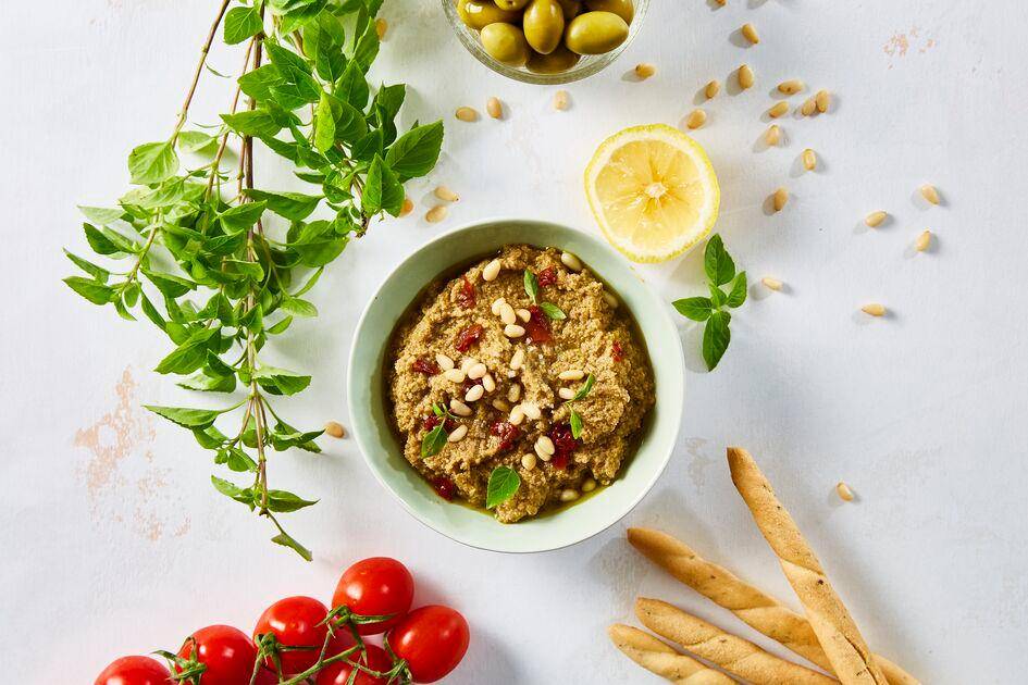 Tapenade aus grünen Oliven mit sonnengetrockneten Tomaten und gerösteten Pinienkernen - Rezepte Perfectmix + | Krups