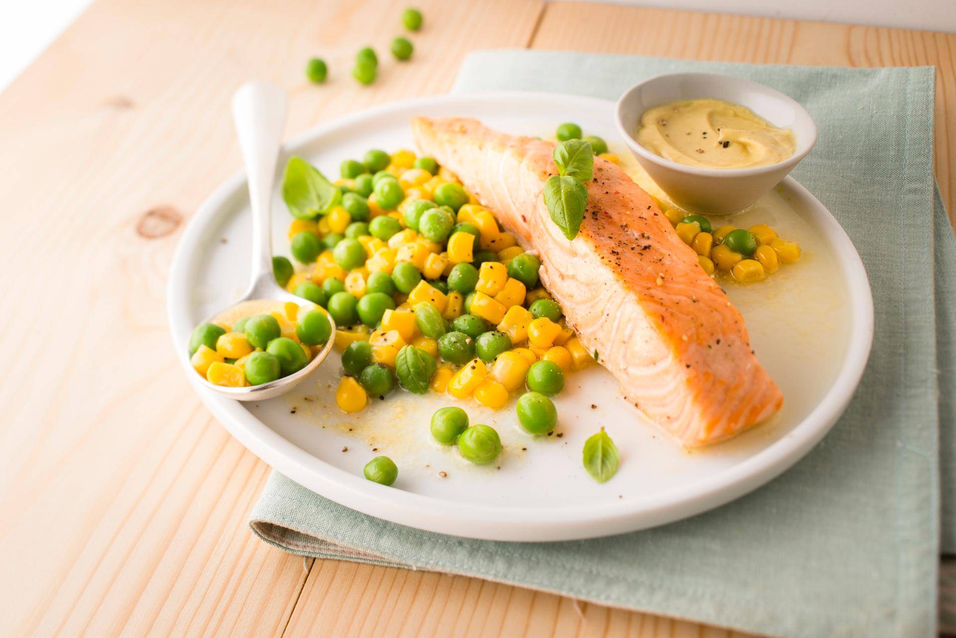Lachs mit Mais und Erbsen - Rezepte undefined | Krups