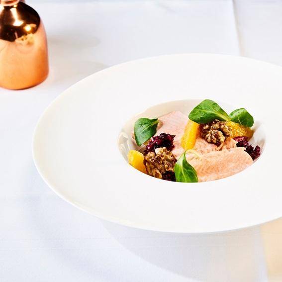 Rotkohlsalat lauwarm mit Walnuss, Orange und Saibling - Rezepte Prep & Cook Connect | Krups