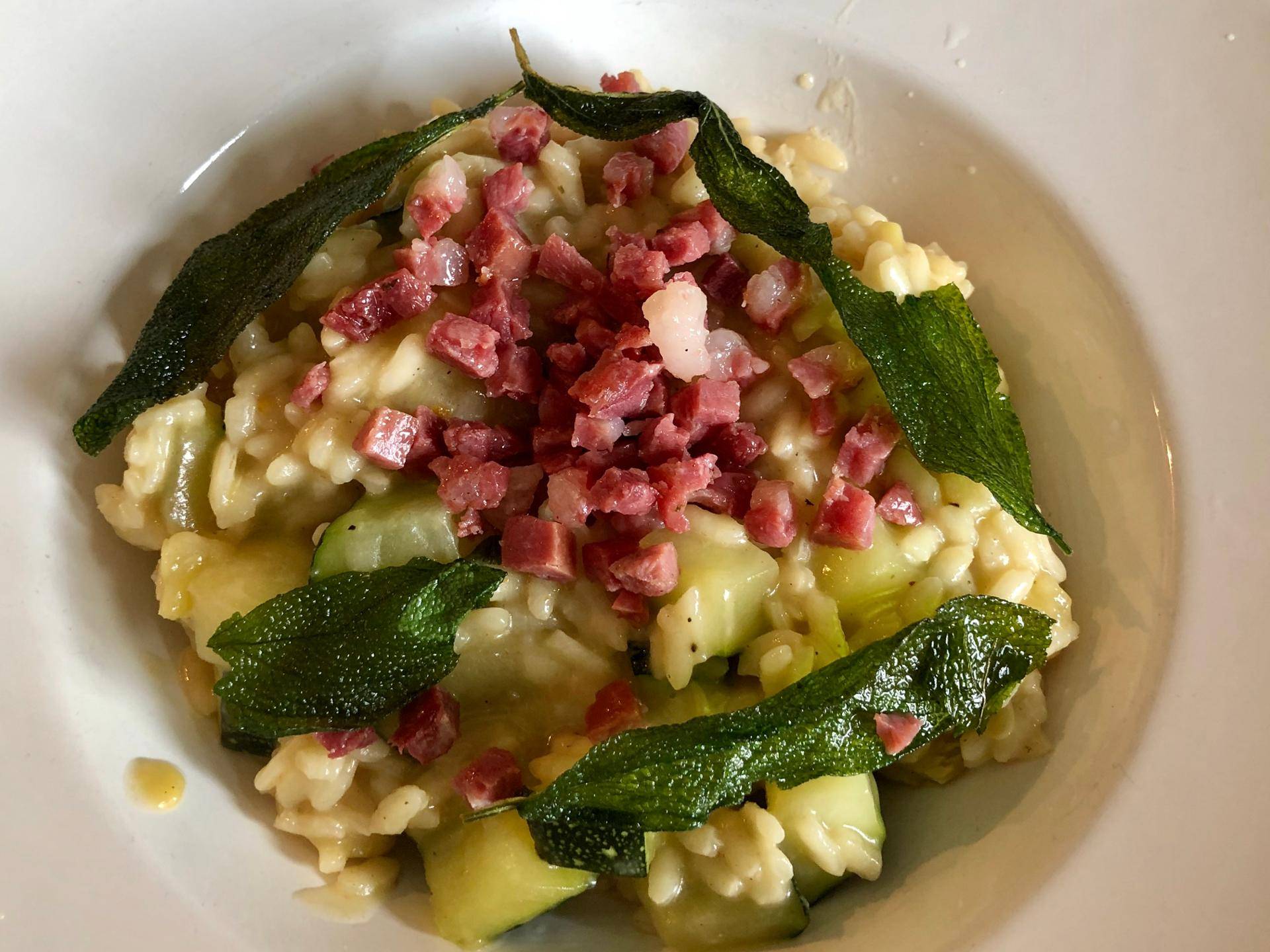 Zucchini-Risotto mit Katenschinken und knusprigem Salbei - Rezepte Cookeo | Krups