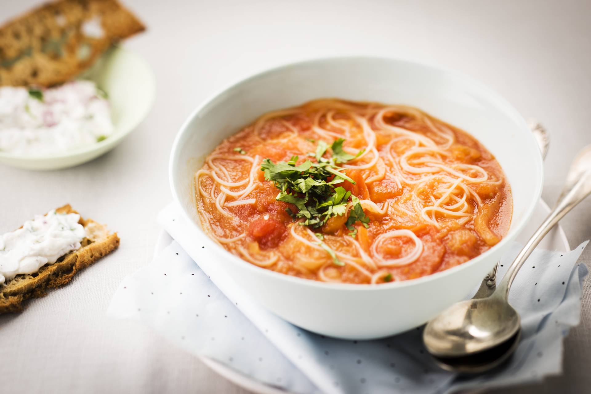 Tomaten-Zitronengras-Suppe - Rezepte undefined | Krups