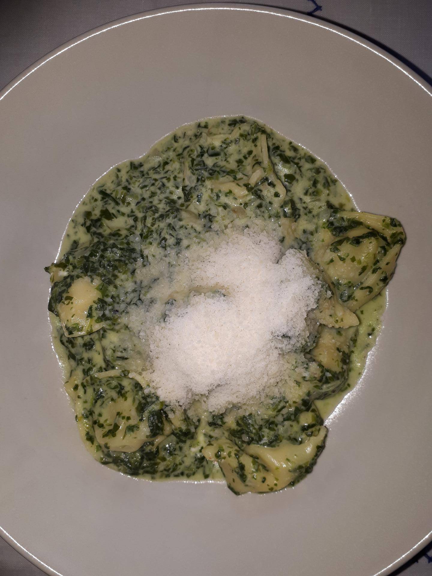 Tortelloni mit Spinat-Käsesoße - Rezepte Cookeo | Krups