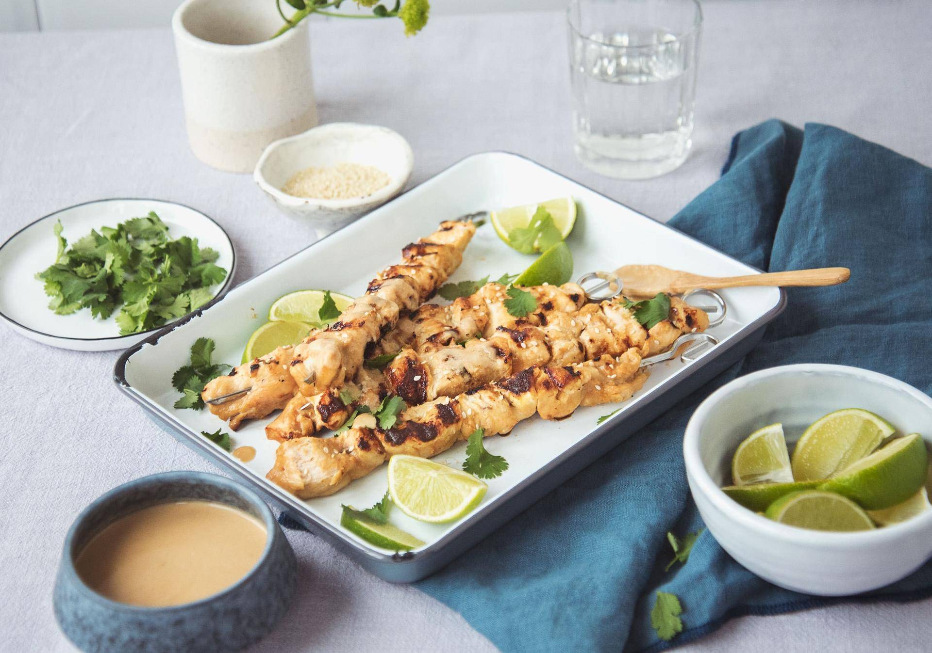 Hähnchen-Saté-Spieße mit Erdnussdip - Rezepte undefined | Krups