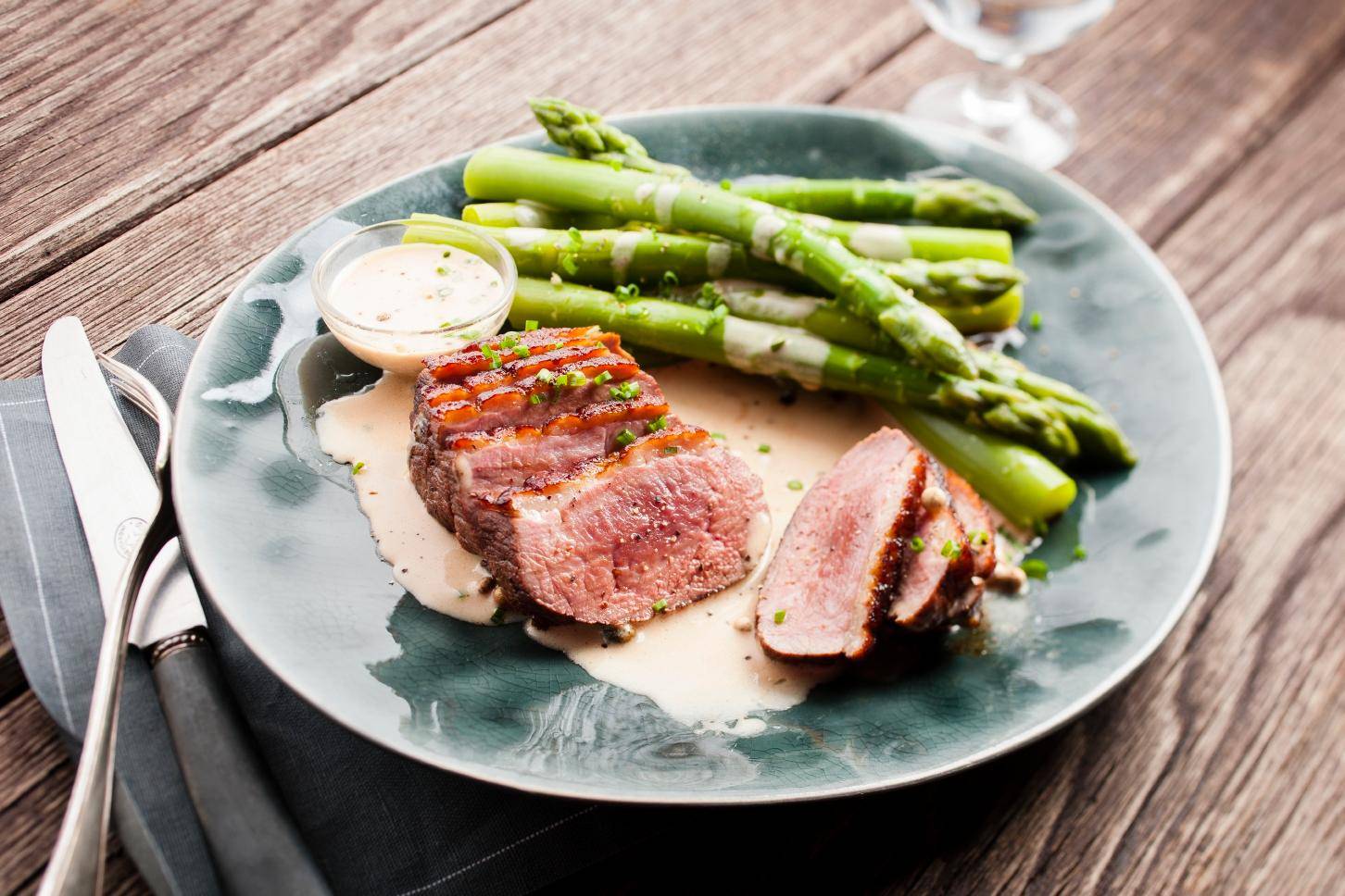 Entenbrust mit Spargel - Rezepte undefined | Krups