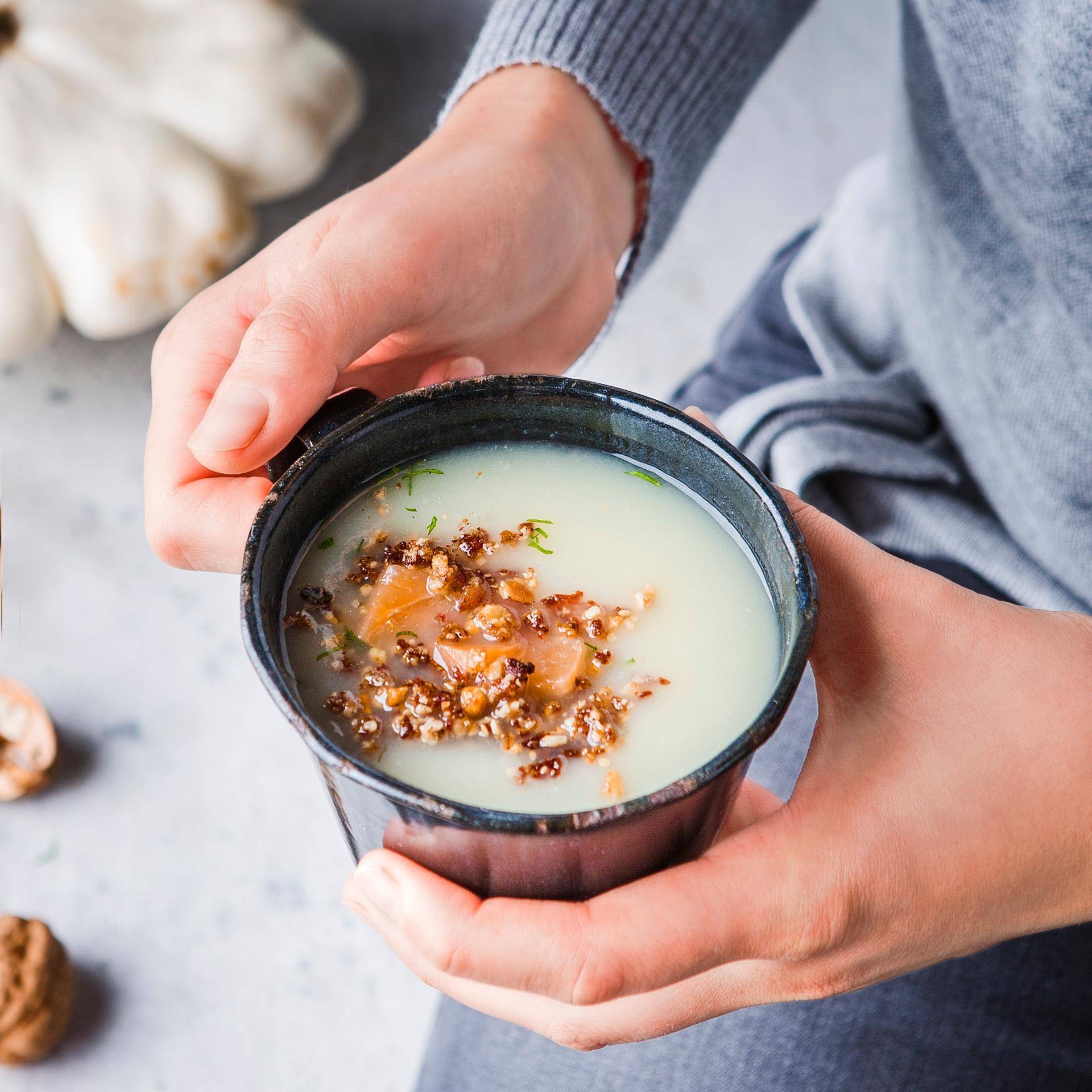 Patissoncremesuppe mit geräucherter Forelle und zerbröselten Walnüssen - Rezepte Prep & Cook | Krups